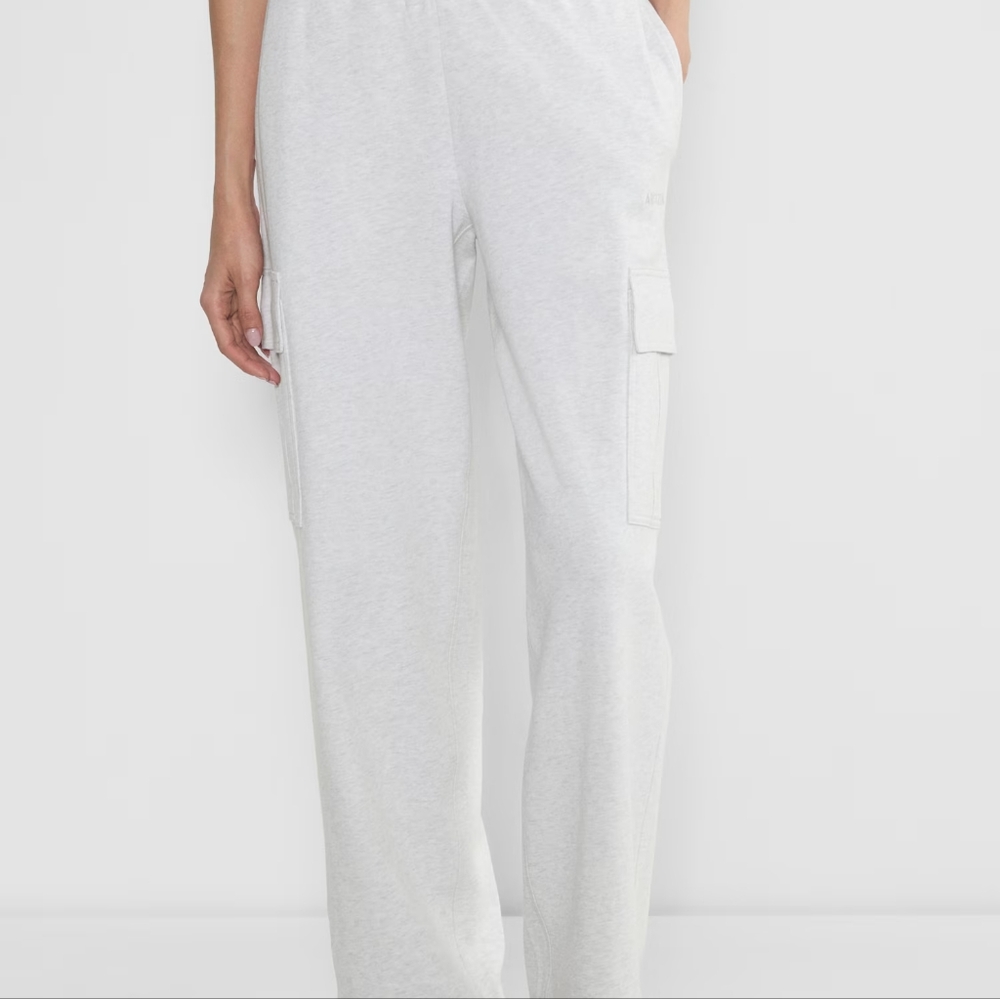 Aritzia Wide Leg Pants in White - Picture 3 of 16